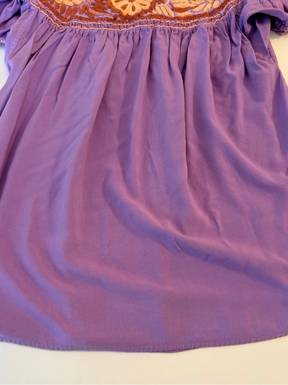 Mexican Lavender Floral Embroidered Flutter Sleeve Top Size M - Picture 6 of 12